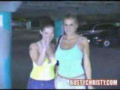 Vollbusige Girls beim Sex